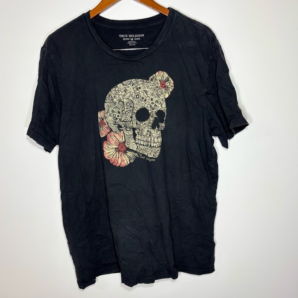 True Religion Black Short Sleeve Tee with Skull Design Size XXL‎ Factory fading